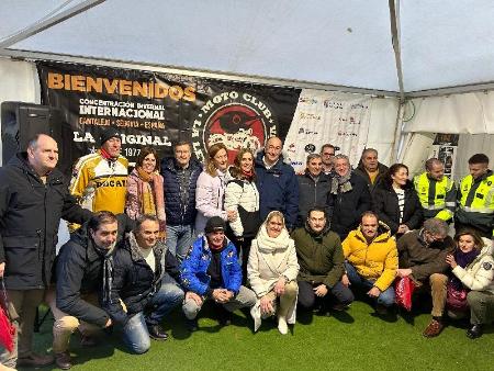Imagen El presidente y varios diputados acompañan a los organizadores y asistentes de la concentración motera ‘La Leyenda’ en las actividades celebradas en Cantalejo y Turégano